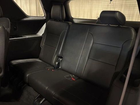 Used 2023 Chevrolet Traverse LT w/ LT Premium Package AWD/4WD image 29