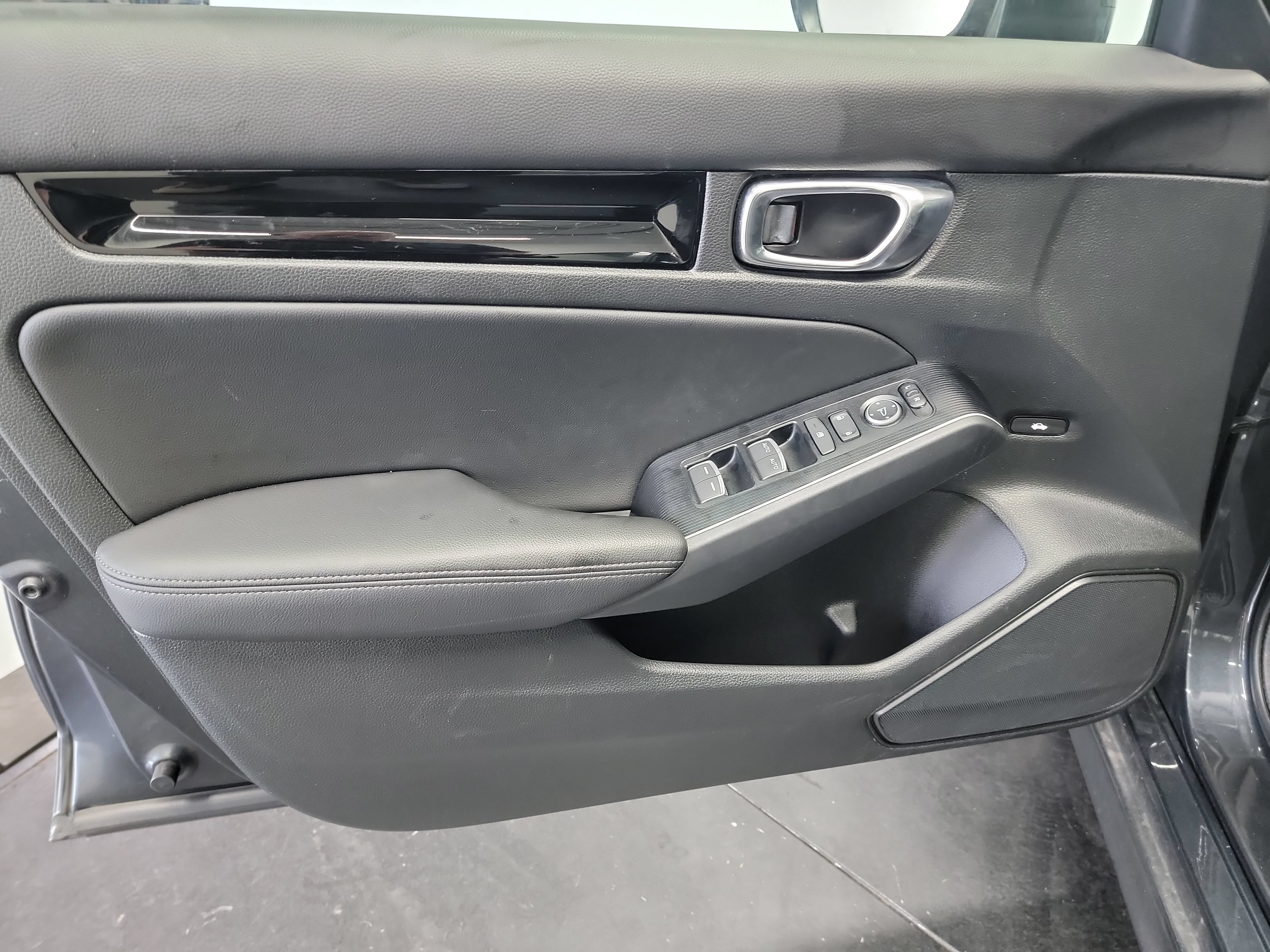 Used 2025 Honda Civic Sport Touring image 13