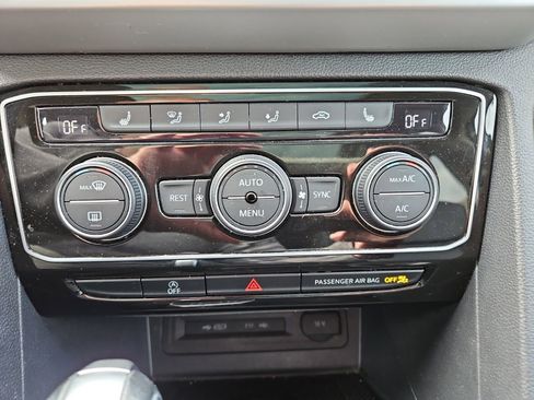 Used 2023 Volkswagen Atlas SEL image 28