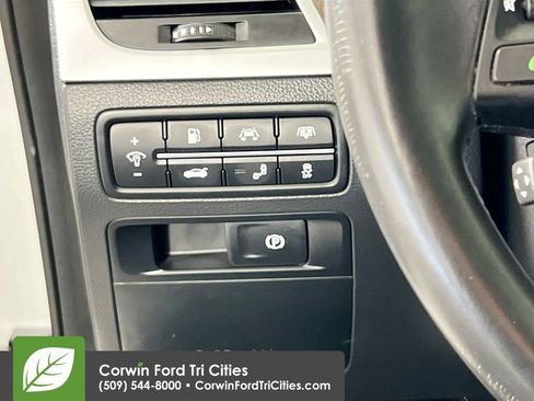 Used 2015 Hyundai Genesis 5.0 image 20