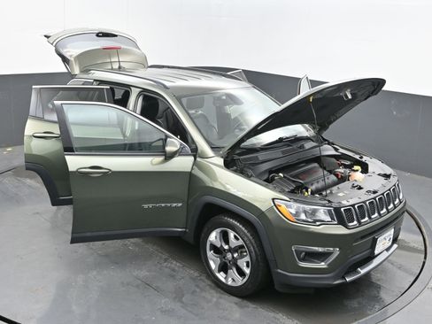 Used 2019 Jeep Compass Limited image 38