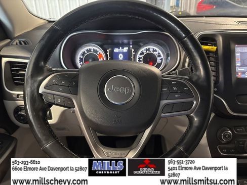 Used 2021 Jeep Cherokee Latitude Plus AWD/4WD image 25