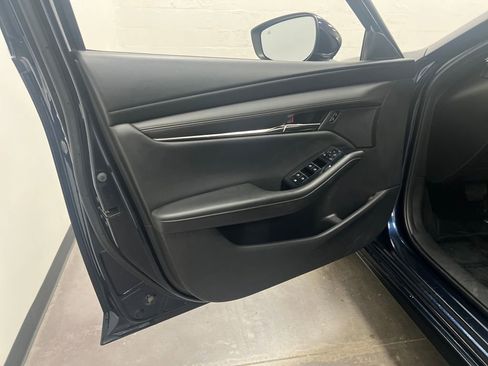 Used 2022 MAZDA MAZDA3 s image 17