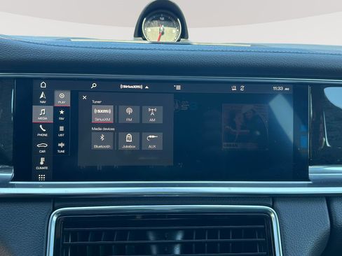 Used 2018 Porsche Panamera image 11