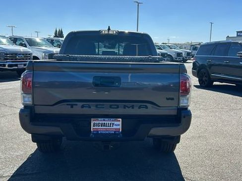 Used 2021 Toyota Tacoma TRD Sport image 4