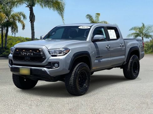 Used 2019 Toyota Tacoma TRD Off-Road AWD/4WD image 1