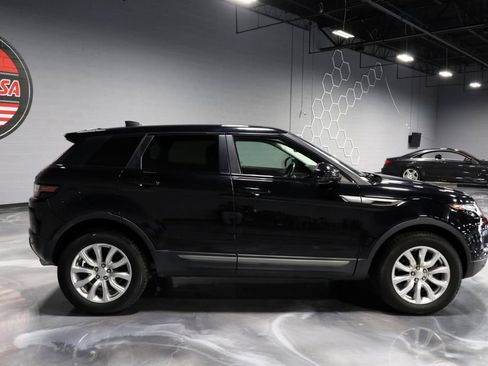 Used 2019 Land Rover Range Rover Evoque SE AWD/4WD image 8