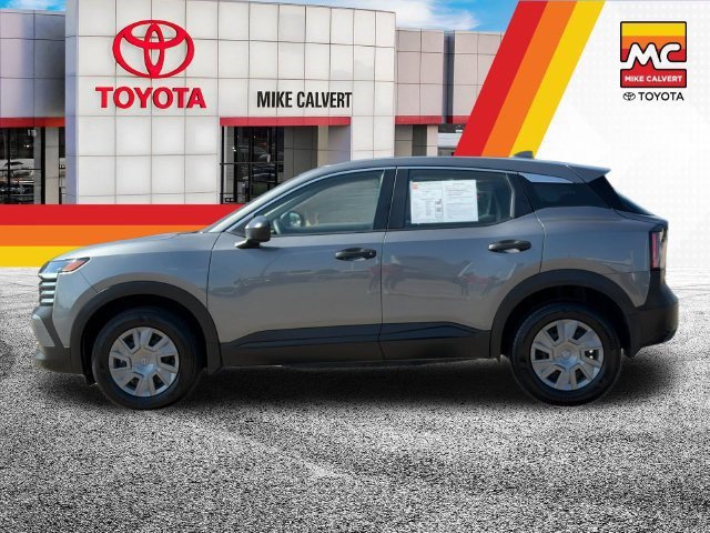 Used 2025 Nissan Kicks S FWD image 2