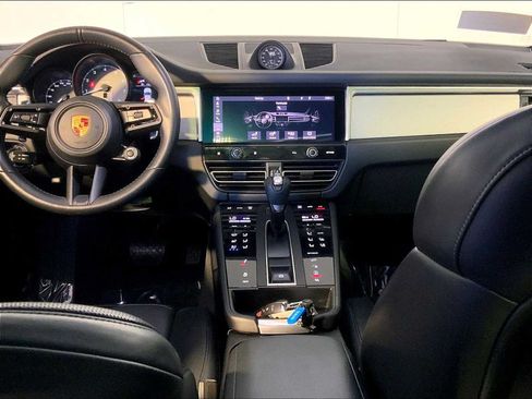 Certified 2022 Porsche Macan S AWD/4WD image 14