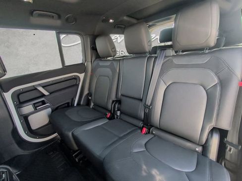 Used 2023 Land Rover Defender 130 X-Dynamic SE image 22