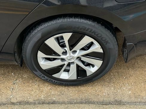 Used 2020 Nissan Altima 2.5 S FWD image 41