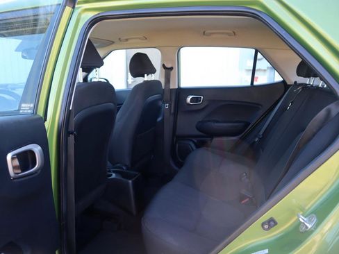 Used 2021 Hyundai Venue SE image 47