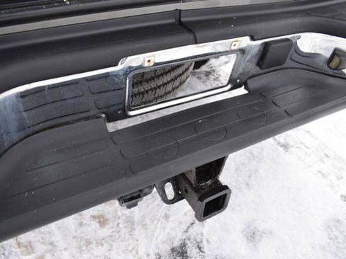 Used 2003 Chevrolet Suburban Z71 image 13