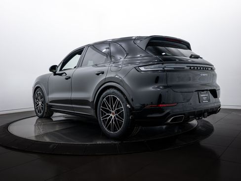 New 2026 Porsche Cayenne E-Hybrid AWD/4WD image 3