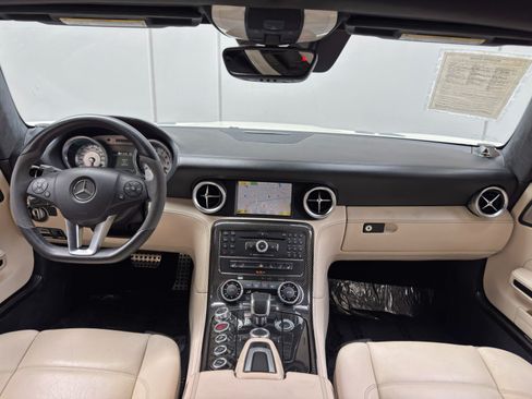 Used 2012 Mercedes-Benz SLS AMG Roadster image 14