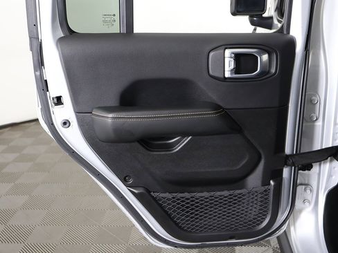 Used 2024 Jeep Wrangler Sahara image 22