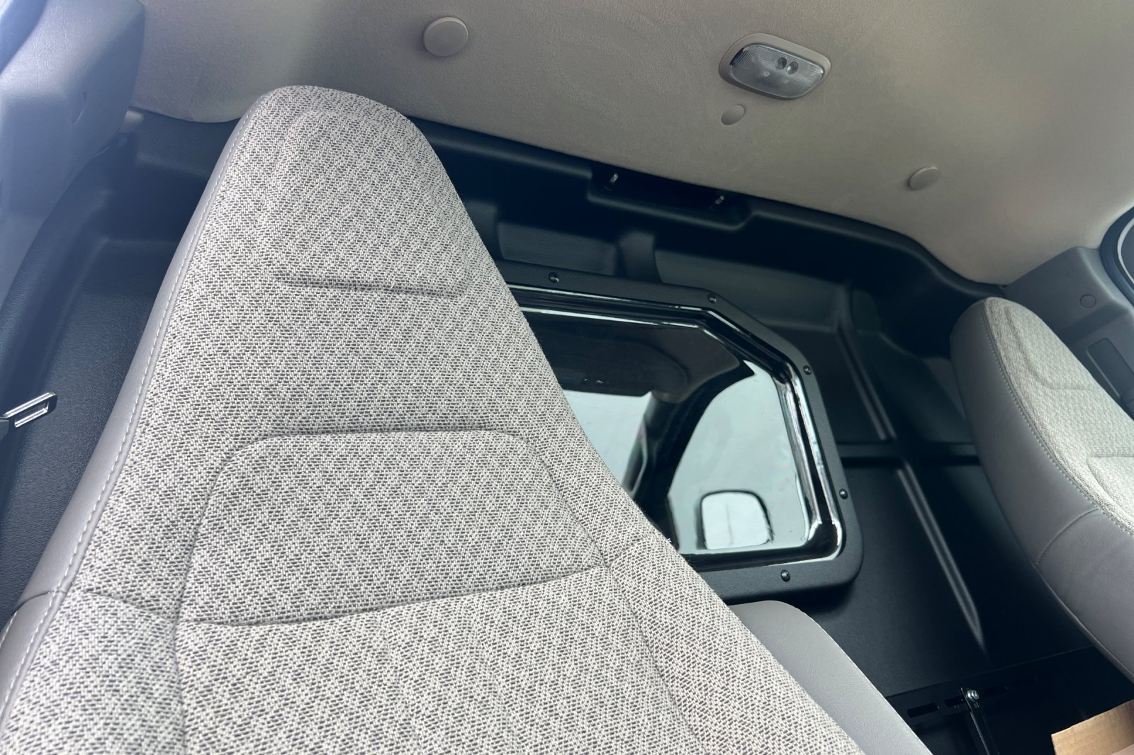 New 2025 GMC Savana 2500 w/ Driver Convenience Package RWD image 18