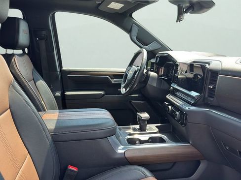 Used 2024 Chevrolet Silverado 1500 High Country w/ High Country Premium Package AWD/4WD image 23