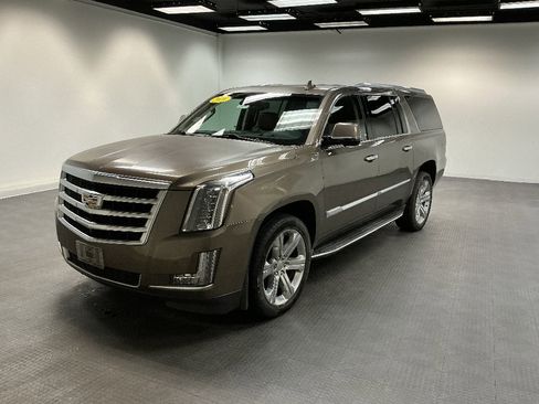 Used 2016 Cadillac Escalade ESV Luxury image 1