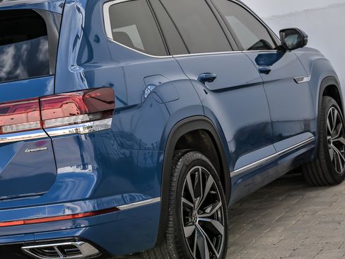 Used 2025 Volkswagen Atlas SEL Premium R-Line image 8