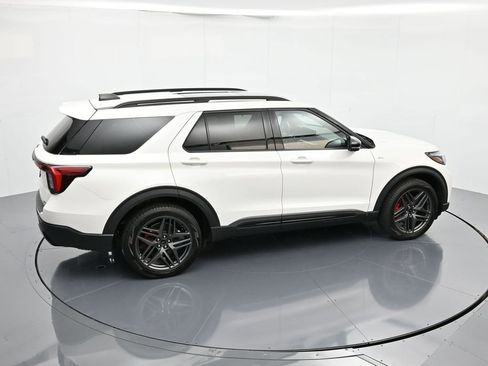 Certified 2025 Ford Explorer ST-Line w/ Premium Package image 34