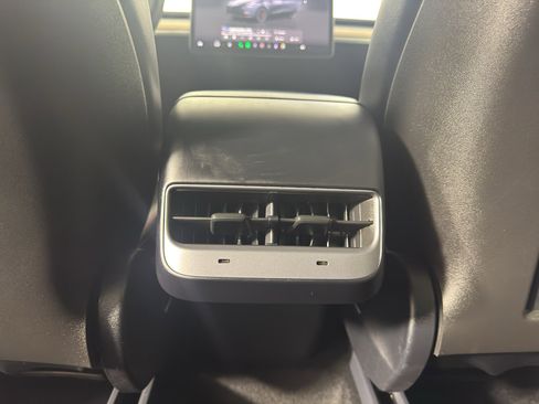 Used 2024 Tesla Model Y Performance AWD/4WD image 30