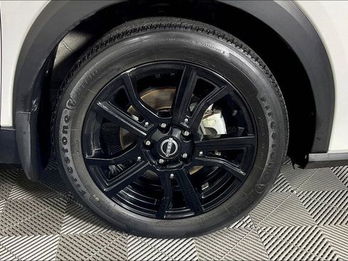 Used 2023 Nissan Kicks SR w/ SR Premium Package image 11