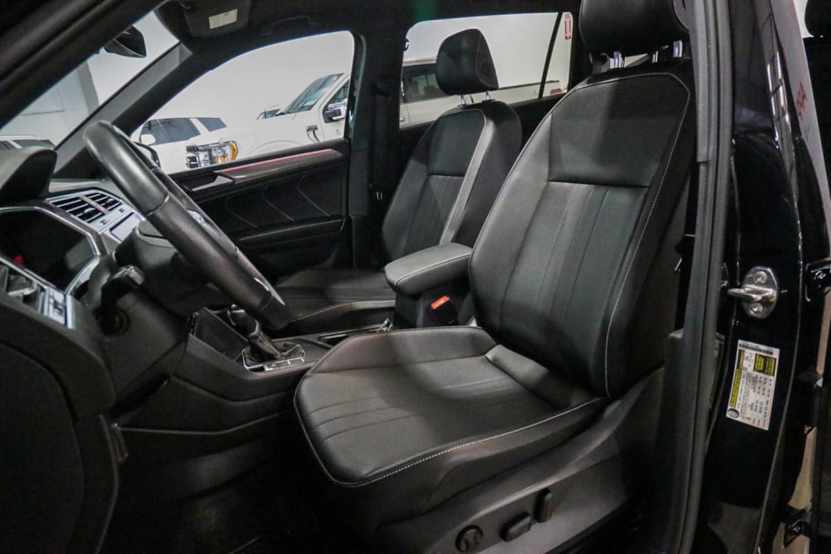 Used 2023 Volkswagen Tiguan SE R-Line FWD image 10