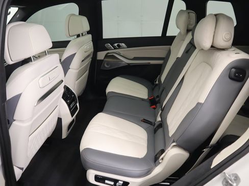 Certified 2024 BMW X7 M60i w/ Executive Package image 22