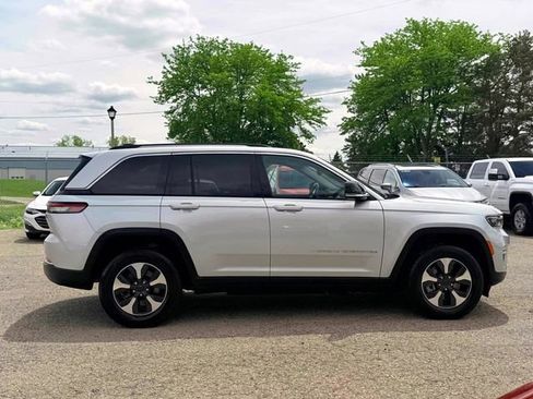 Certified 2022 Jeep Grand Cherokee Limited 4xe AWD/4WD image 6