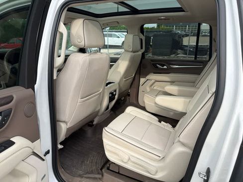 Used 2022 GMC Yukon XL Denali AWD/4WD image 14