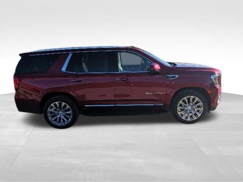 Used 2024 GMC Yukon Denali w/ Advanced Technology Package AWD/4WD image 2