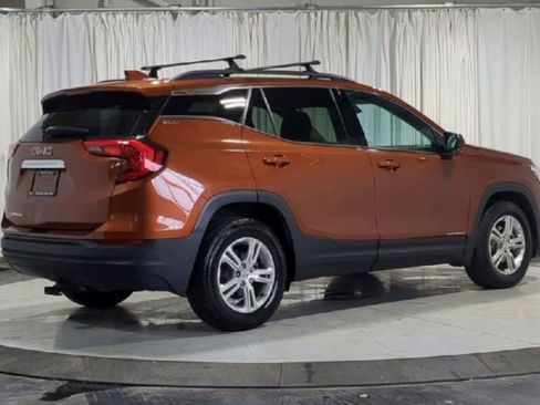 Used 2019 GMC Terrain SLE w/ Driver Convenience Package FWD image 10
