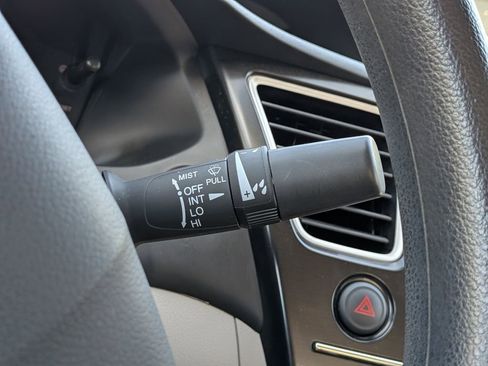 Used 2014 Honda Civic Hybrid image 30