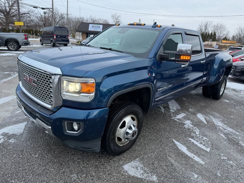 Used 2016 GMC Sierra 3500 Denali image 3