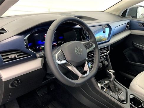 Certified 2023 Volkswagen Taos SE w/ Panoramic Sunroof Package image 14