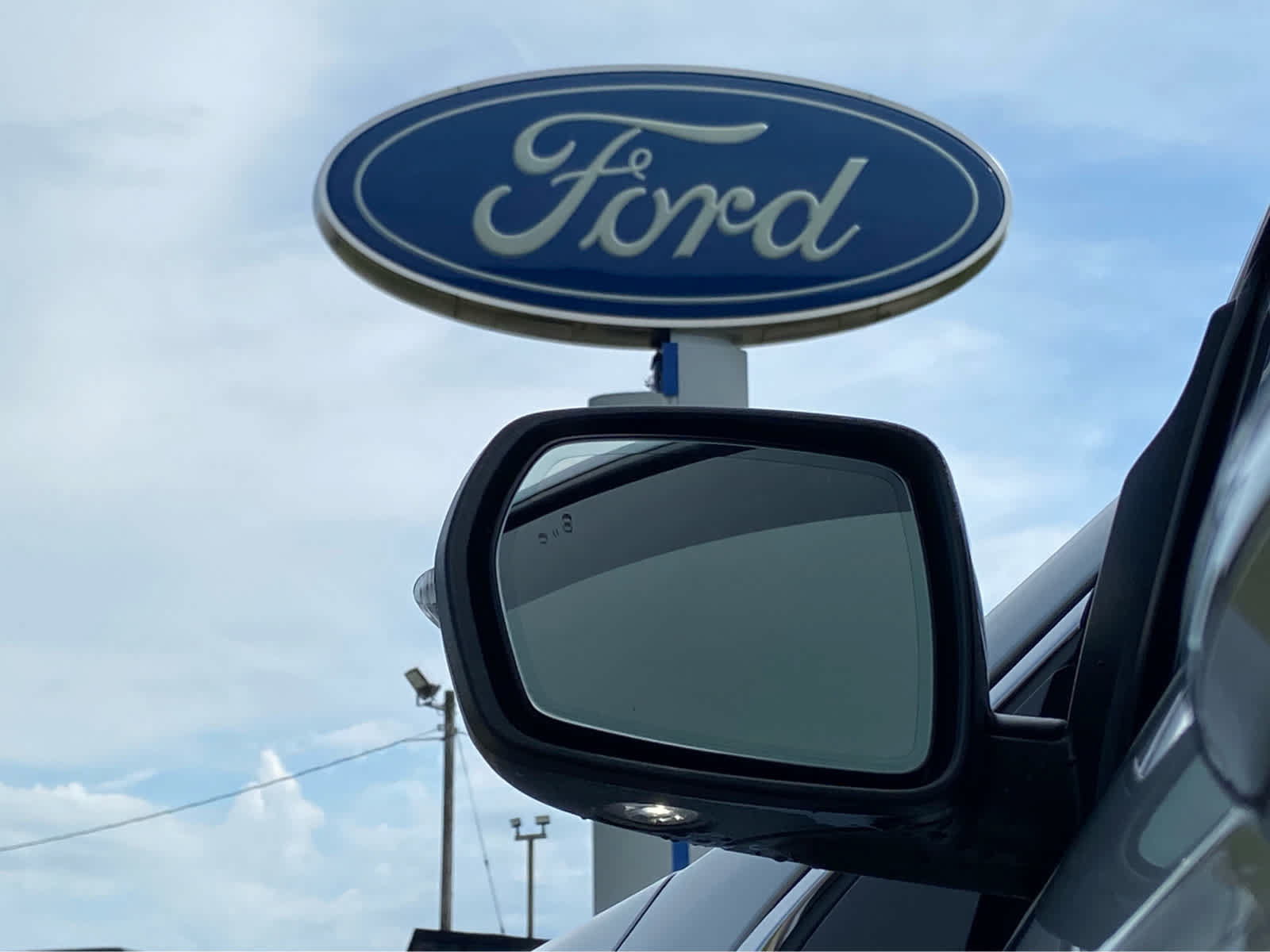 Used 2024 Ford Edge Titanium w/ Equipment Group 301A AWD/4WD image 33