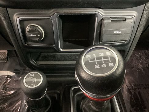 Used 2019 Jeep Wrangler Sport AWD/4WD image 23