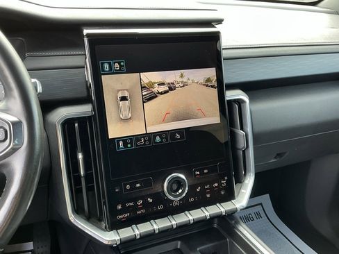 Used 2025 GMC Acadia Elevation image 43