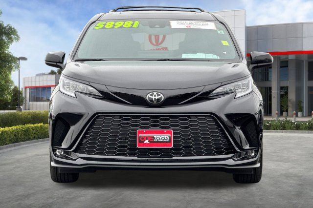 Certified 2026 Toyota Sienna XSE AWD/4WD image 11