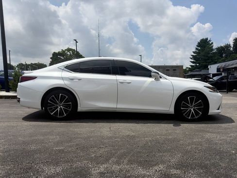 Used 2022 Lexus ES 250 w/ Premium Package AWD/4WD image 3
