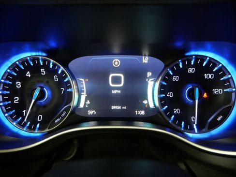 Used 2023 Chrysler Pacifica Touring-L image 15