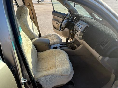 Used 2007 Toyota Tacoma PreRunner image 24