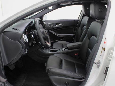 Used 2020 Mercedes-Benz GLA 250 w/ Convenience Package image 32