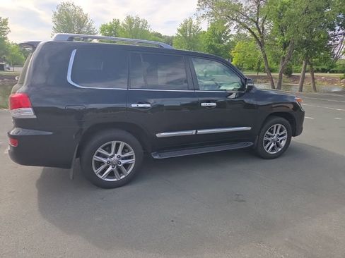 Used 2014 Lexus LX 570 4WD image 23