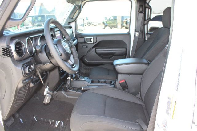 Used 2023 Jeep Wrangler Unlimited AWD/4WD image 31