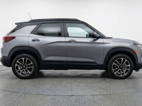 Used 2025 Chevrolet TrailBlazer LT FWD image 11