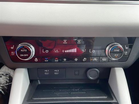 New 2025 Mitsubishi Outlander AWD image 27