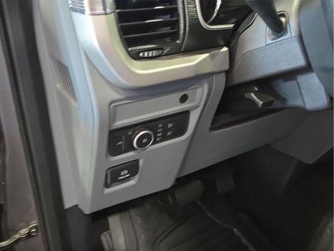 Used 2021 Ford F150 4x4 SuperCrew image 10