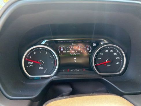 Used 2021 Chevrolet Suburban Z71 w/ Z71 Off-Road Package image 6